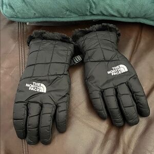 The North Face Black Insulated Gloves